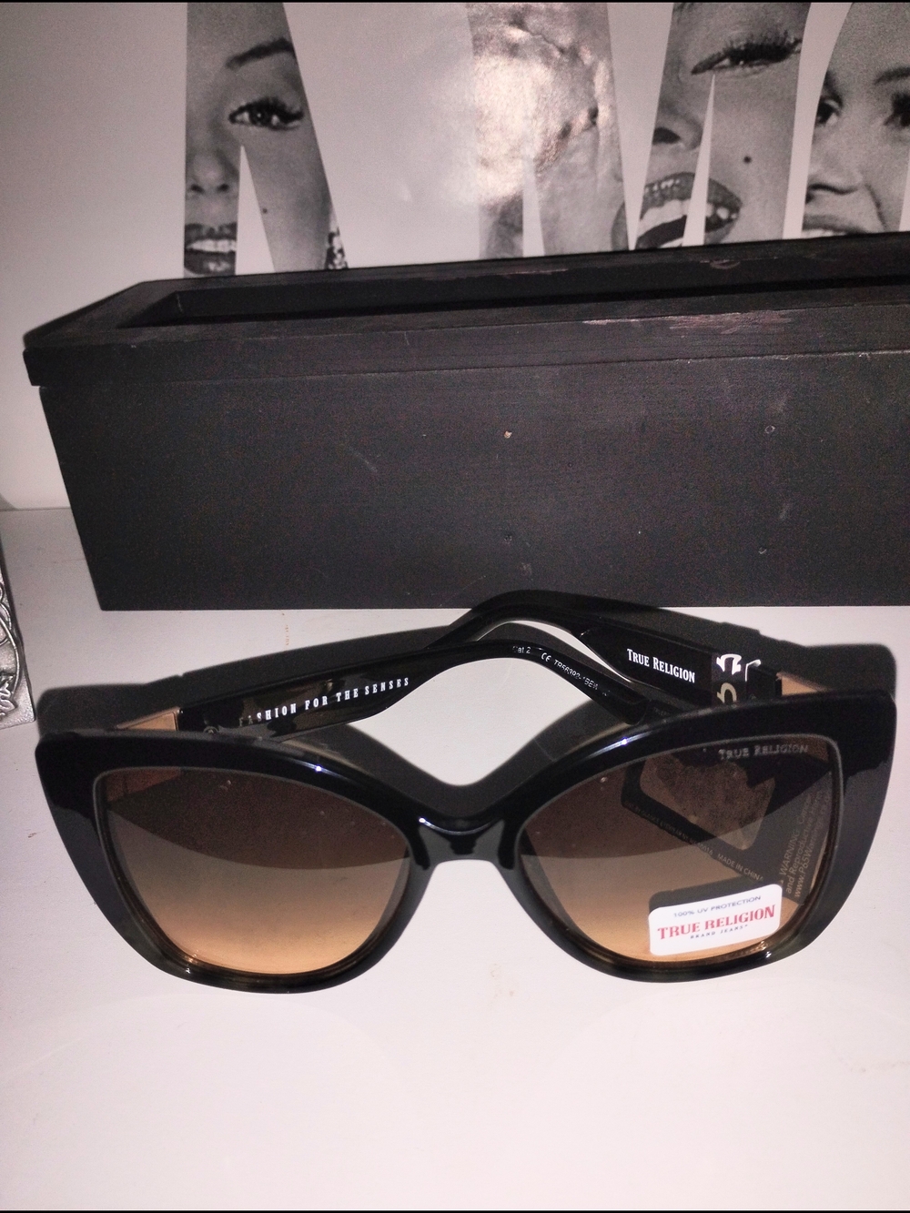 True Religion Womens Dark to Light Gradient Tint Cat-Eye Sunglasses